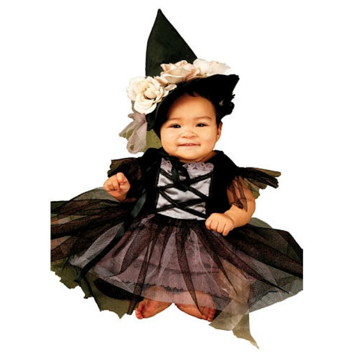 halloween-für-kinder-kleines-schönes-schwarzes-kostüm-für-mädchen