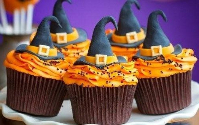 halloween-süßigkeiten-minikuchen-hüte