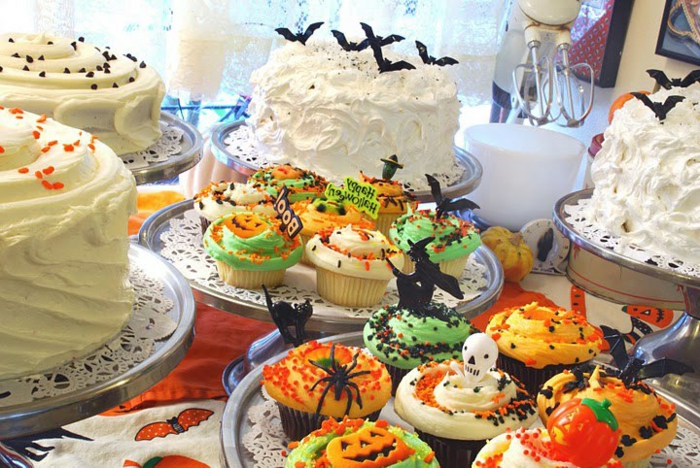 halloween-süßigkeiten-torten-minikuchen