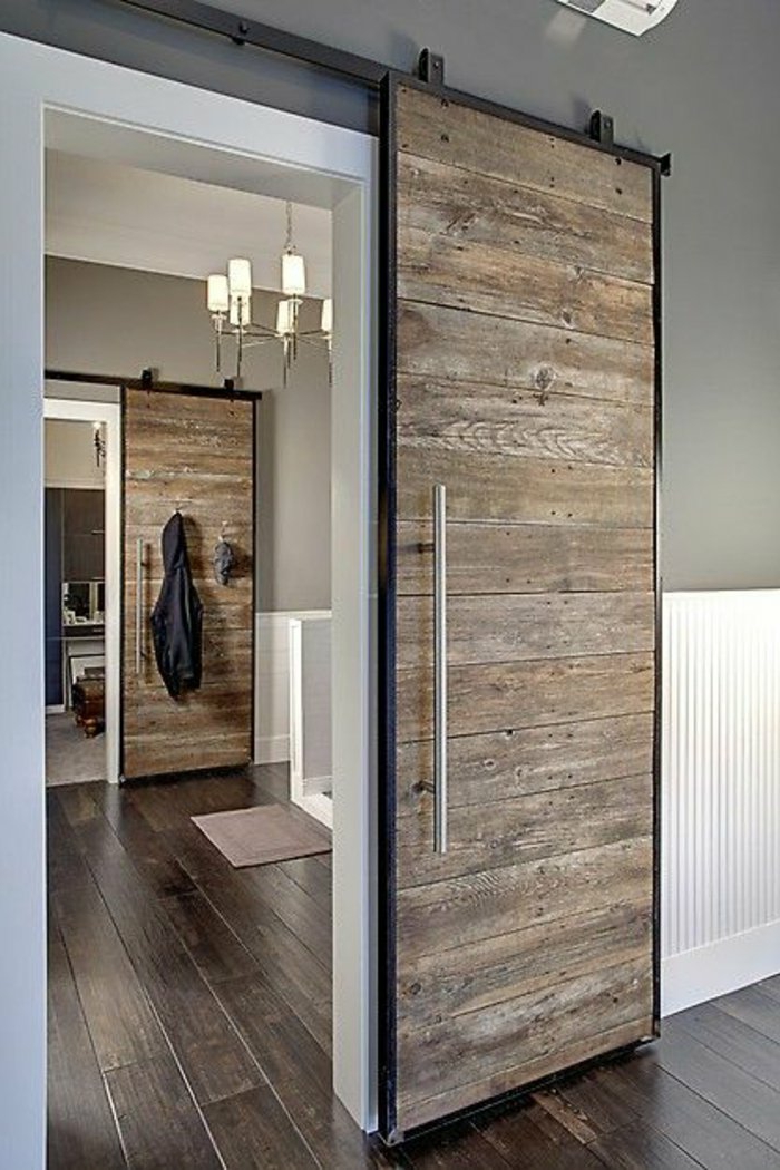 moderne-Wohnung-rustikale-Interieur-Elemente-hölzerne-Tür
