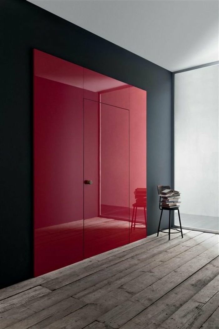 modernes-Interieur-schwarz-rote-Türen-einmaliges-Design