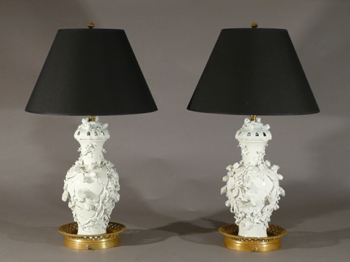orientalische-Lampen-weißes-Porzellan-Ornamente