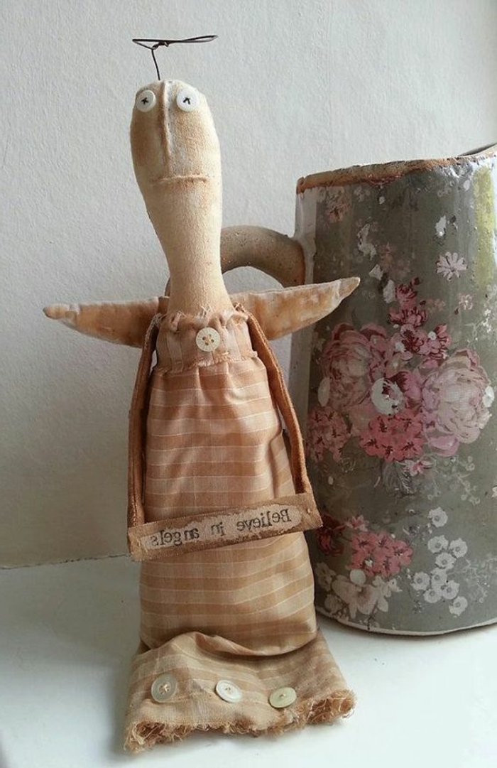 primitive-Engel-Figur-Puppe-Textil-komisch-lustig