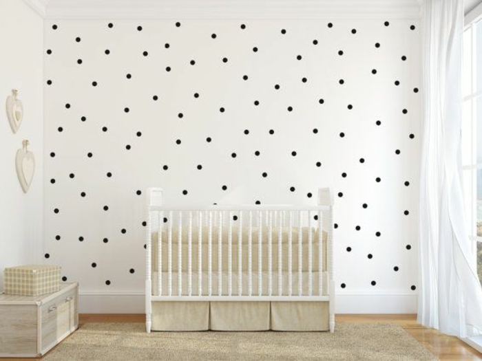 wandtattoos-kinderzimmer-Babyzimmer-schwarze-Polka-Dots-weiße-Wand