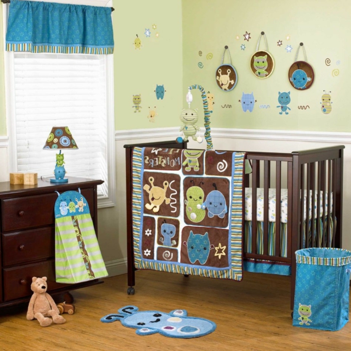 Babyzimmer-für-Jungen-lustige-Gestaltung-hochwertige-Bettwäsche