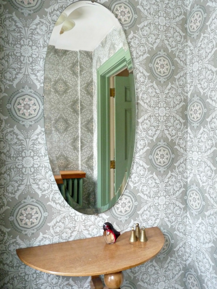Badezimmer-retro-Modell-Tapete-grau-weiße-Dekoration