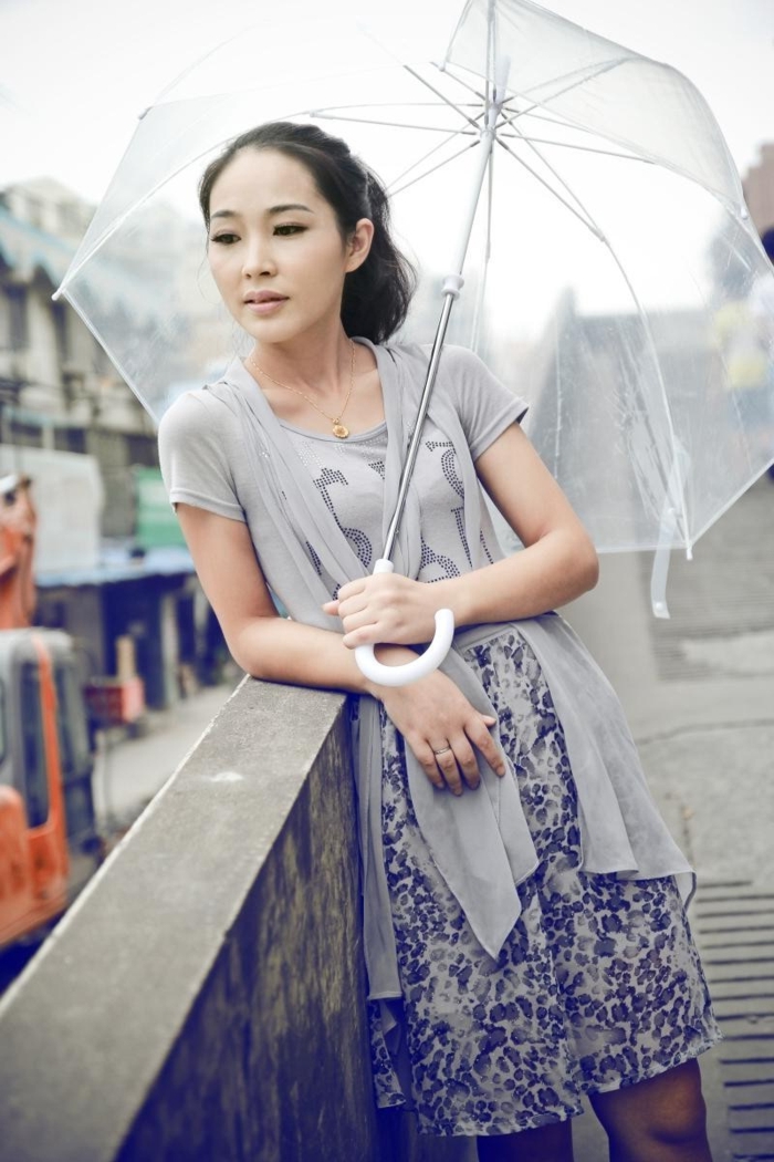 Durchsichtiger-Regenschirm-hübsch