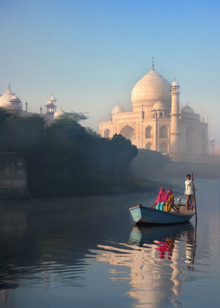 Indien-Rundreise-Taj-mahal-und-ein-Boot