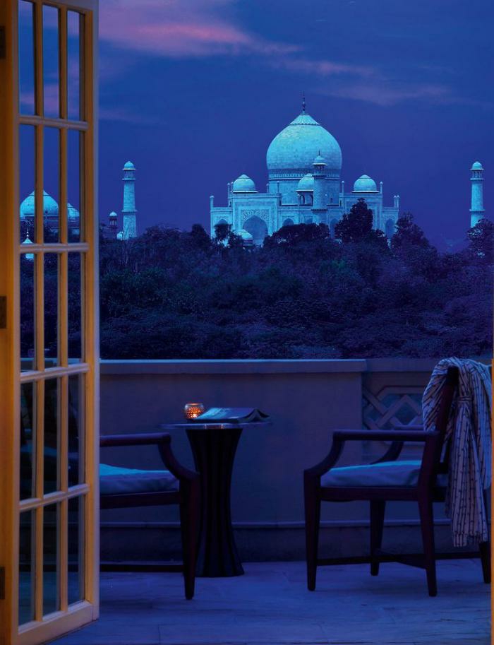 Indien-Rundreise-romantisch-TajMahal-in-der-Nacht