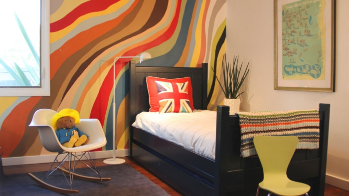 Jugendzimmer-schöne-Deko-Ideen-interessante-Wandgestaltung-bunte-Wellen