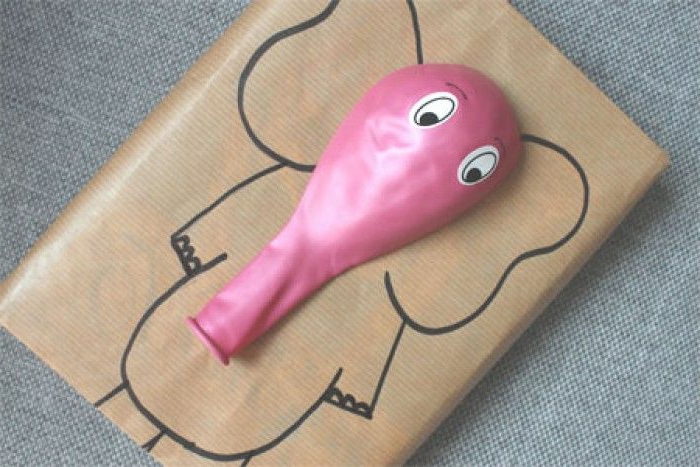 Kinder-Geschenke-verpacken-originelle-Idee-Ballon-Elefant