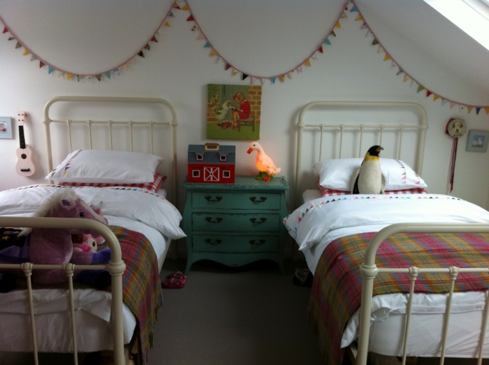 Kinderzimmer-Mädchen-vintage-Möbel-Betten-Kommode