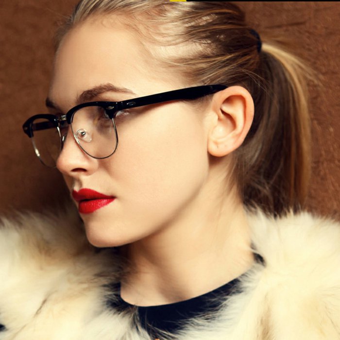Mädchen-rote-Lippen-nerd-brille