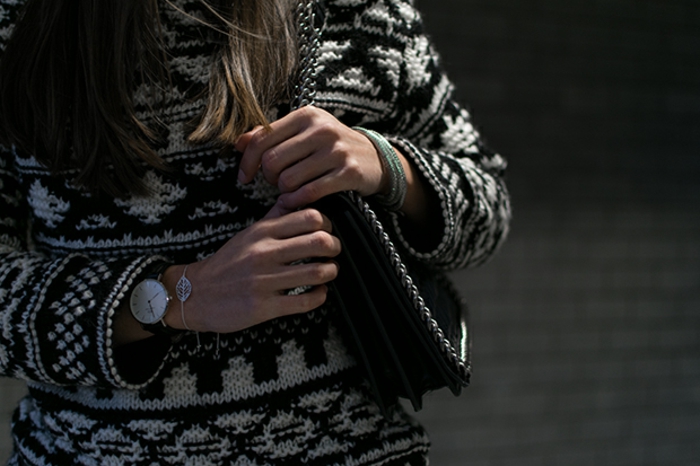 Norweger-Pullover-gestrickt-schwarz-weiß