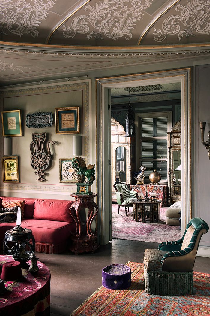 aristokratische-Wohnung-feines-Möbel-Design-vintage-Teppich-orientalische-Motive