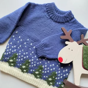 babypullover weihnachtsmotiv tannenbäumchen schnee in blau