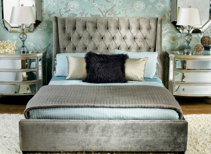 cooles-Schlafzimmer-Interieur-graue-Minze-Farbe-Kombination-king-size-bett-mit-gepolstertem-Kopfbrett