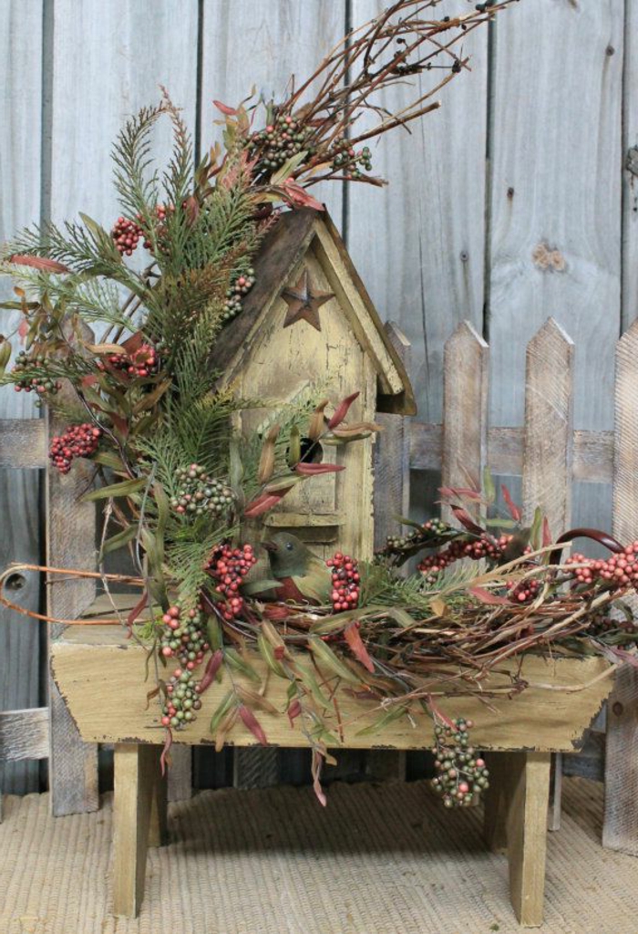 dekoratives-vogelhäuschen-rustikaler-Stil-Grün-Weihnachtsdekoration
