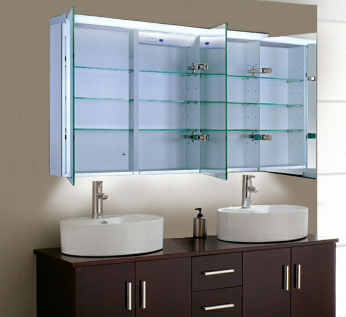 einmalige-gestaltung-spiegelschrank-bad-mit-beleuchtung
