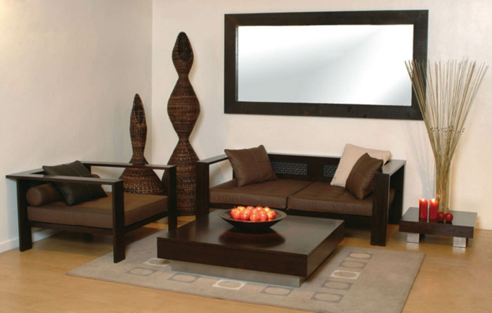 einrichtungsbeispiele-wohnzimmer-großer-spiegel-braunes-sofa