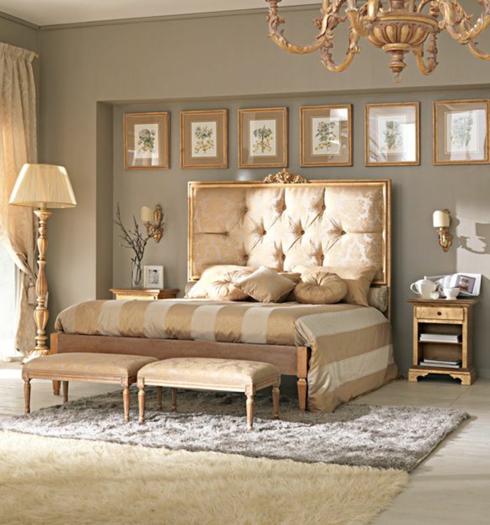 elegantes-Schlafzimmer-Interieur-goldene-Akzente-kingsize-bett-mit-gepolstertem-Kopfbrett