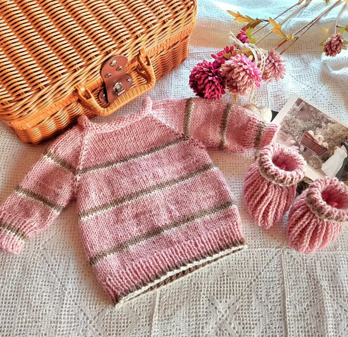 gestreifter baby pullover stricken rosa beige und weiß