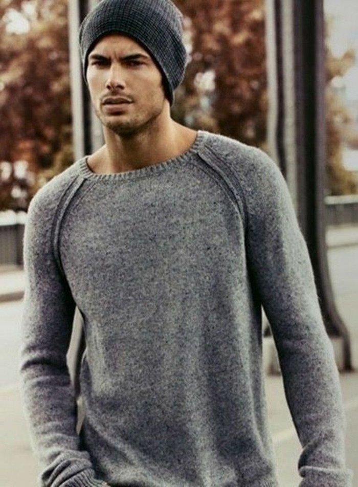 grauer-Herren-Pullover-schlichtes-Modell
