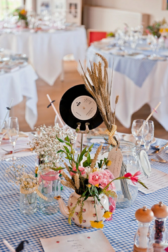 herrliche-Tischdekoration-Hochzeit-Vinyl-Platte-Schallplatten