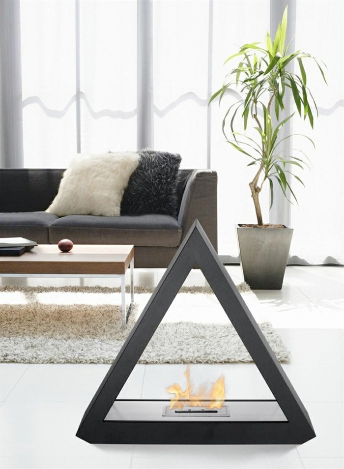 kamin-ohne-schornstein-weiße-gestaltung-modernes-sofa