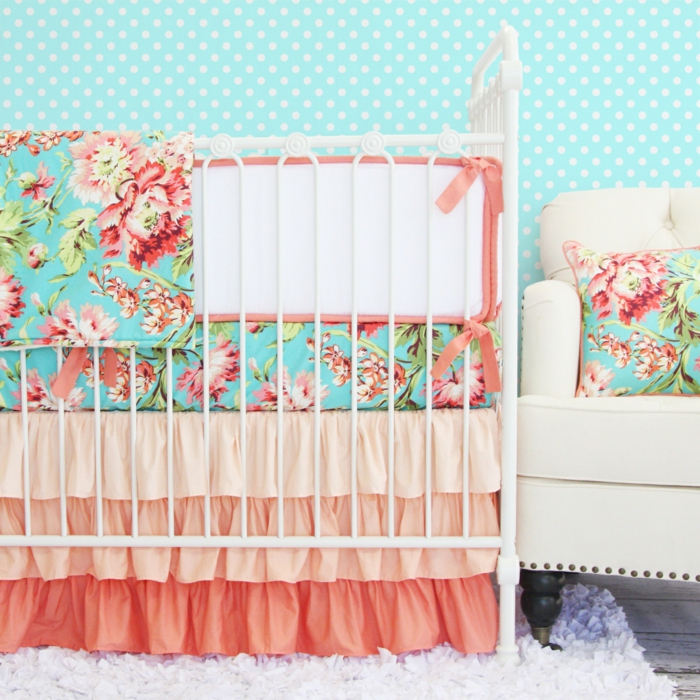 kokette-Babyzimmer-Gestaltung-baby-bettwäsche-süße-Farben-Dekoration