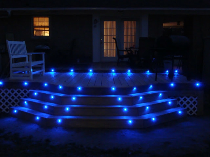 led-treppenbeleuchtung-blaue-leuchten-super-design