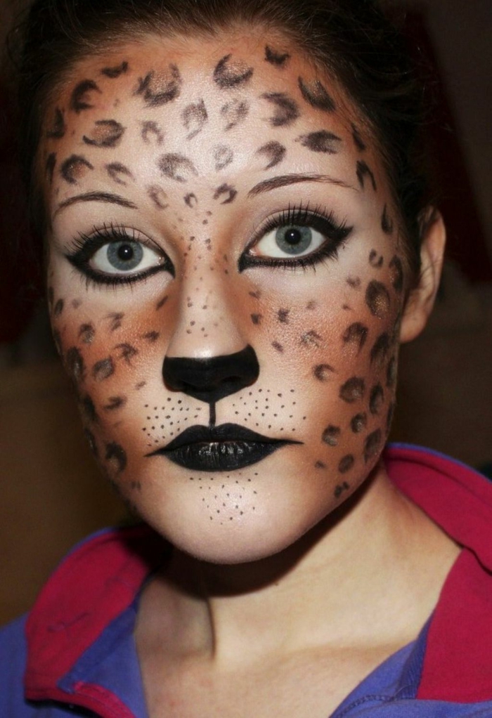 leopard-gesicht-schminken-schwarze-nase-und-schwarze-lippen