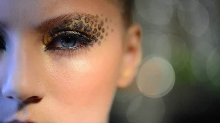 leopard-gesicht-schminken-schönes-gesicht