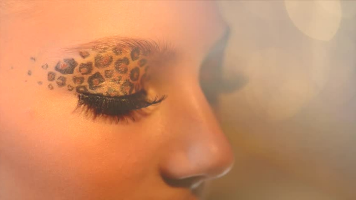 leopard-gesicht-schminken-sehr-interessantes-maöke-up