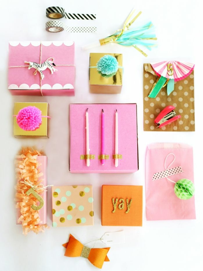 originelle-vielfältige-geschenke-verpacken-ideen-rosa-goldene-Akzente