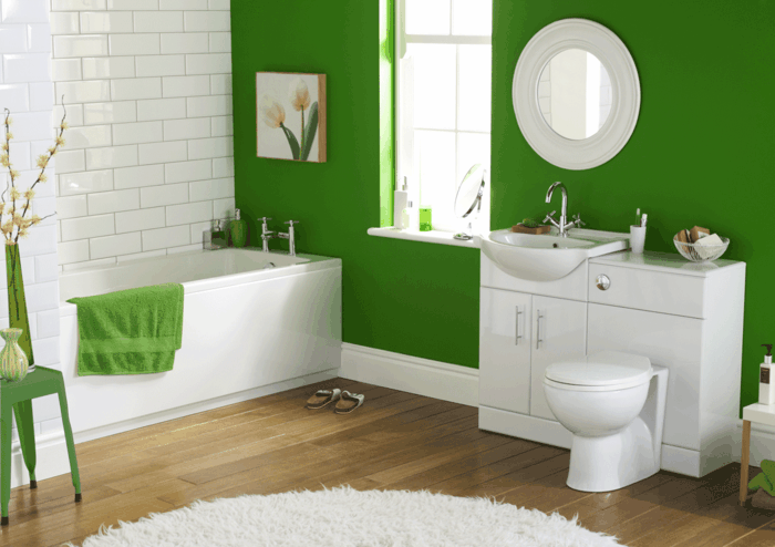 stilvolles-Badezimmer-grüne-Wand-runder-Spiegel-eleganter-Unterschrank-grünes-Tuch-Wandbild-weiße-Tulpen-Darstellung
