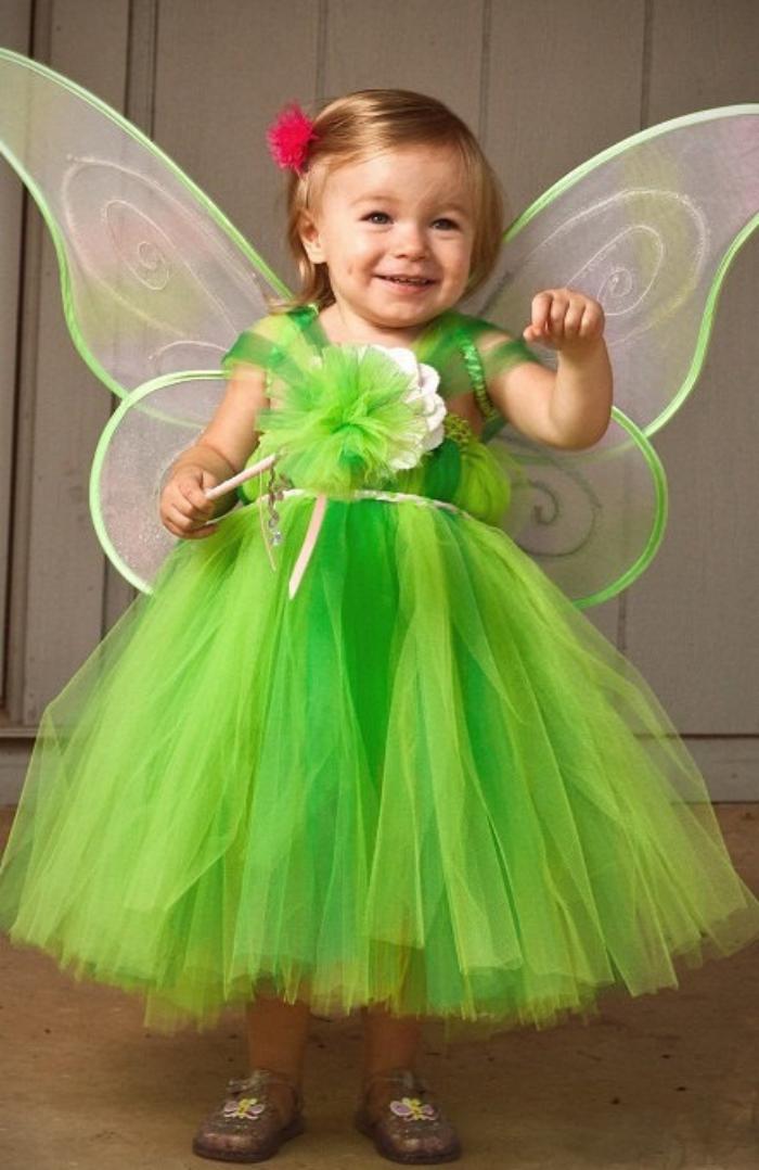 waldfee-kostüm-grün-kleines-Mädchen-süß-kokett