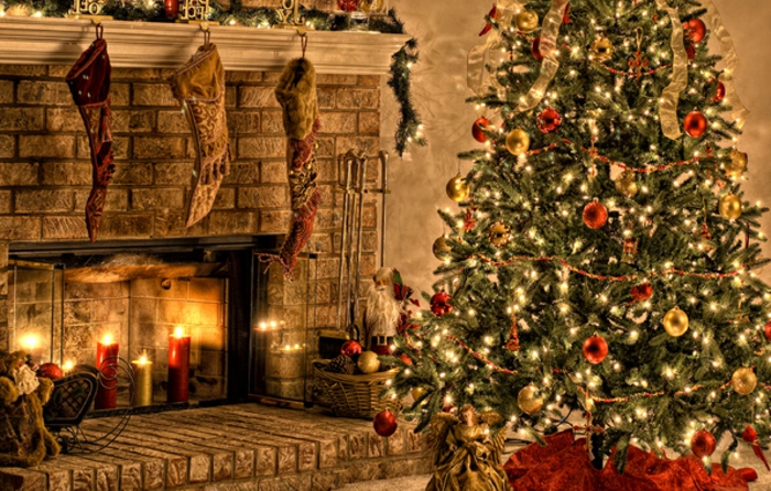 weihnachtsbaum-mit-beleuchtung-gemütliches-zuhause-künstliche-weihnachtsbäume