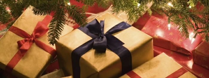weihnachtsgeschenke-verpacken-schlicht-mit-bände