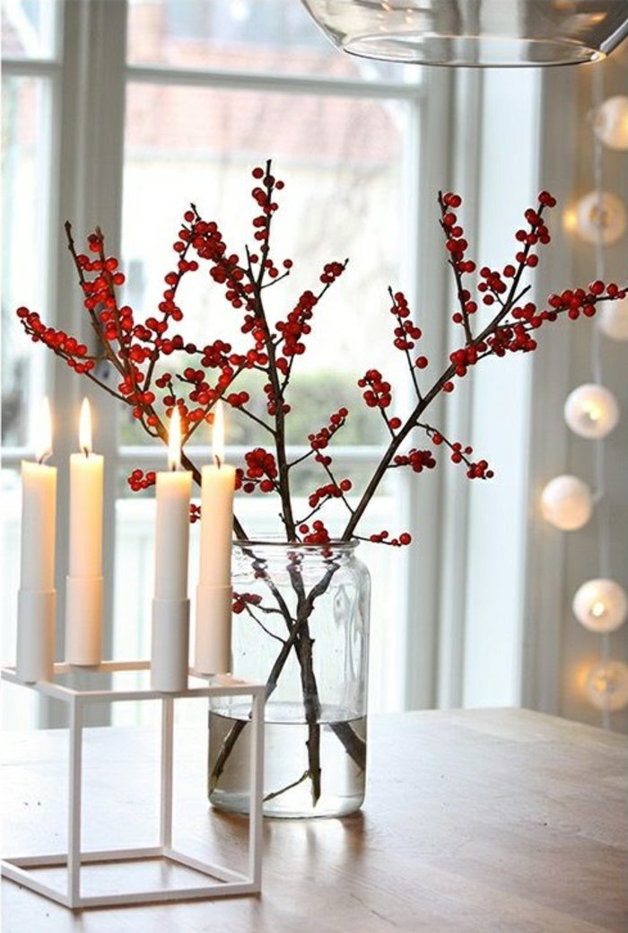 weihnachtsschmuck-Tischdekoration-Kerzen-schlichtes-Interieur