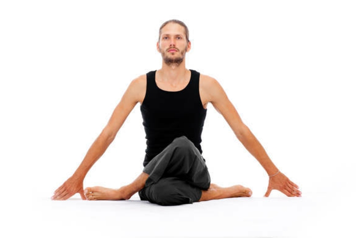 yoga-übungen-weißer-hintergrund