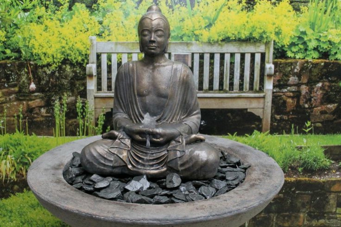 zimmerbrunnen-mit-buddha-runde-formen-sehr-schön