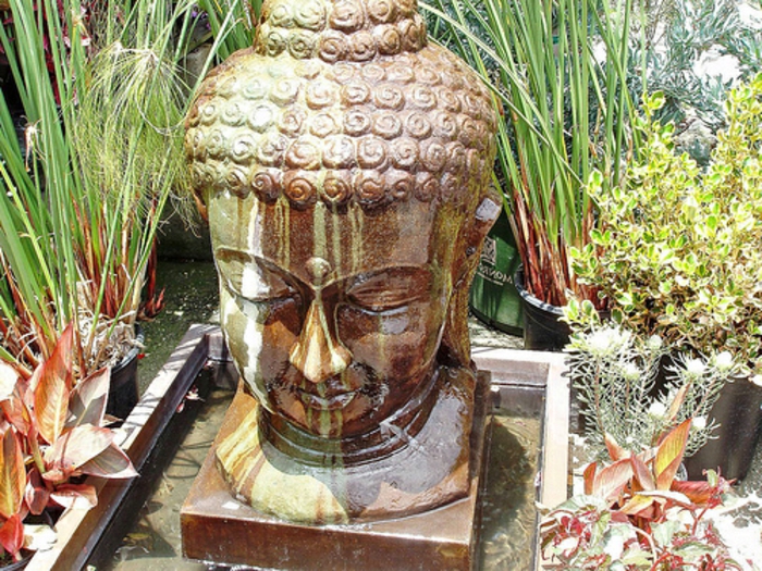 zimmerbrunnen-mit-buddha-sehr-tolle-gestaltung-für-garten