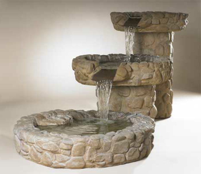 zimmerbrunnen-mit-wasserfall-unikale-attraktive-gestaltung