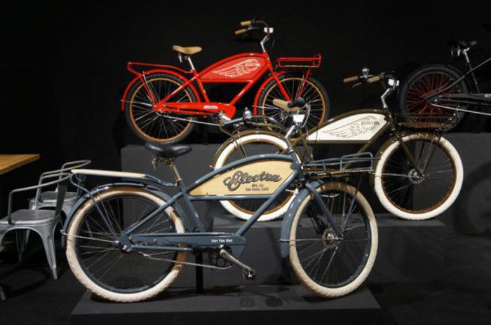 ökologische-Vespa-Modelle-Fahrräder-vintage-cool-schwarz-rot