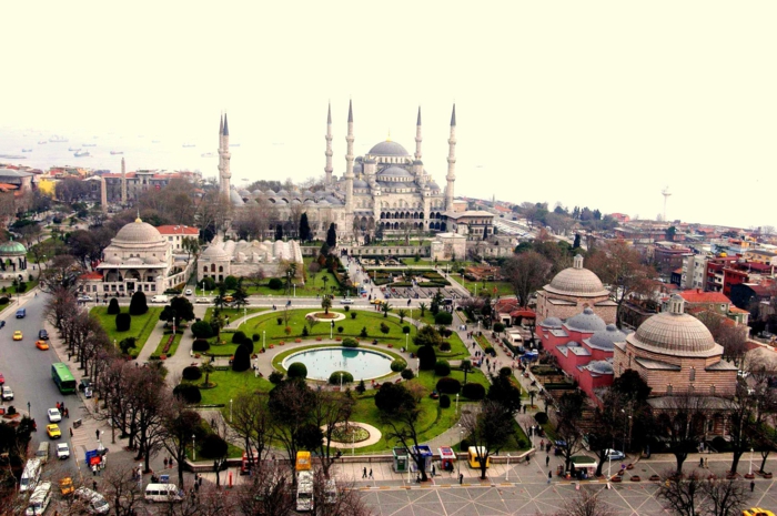 Istanbul-Sehenswürdigkeiten-Reisetipps-SULTANAHMET-moschee