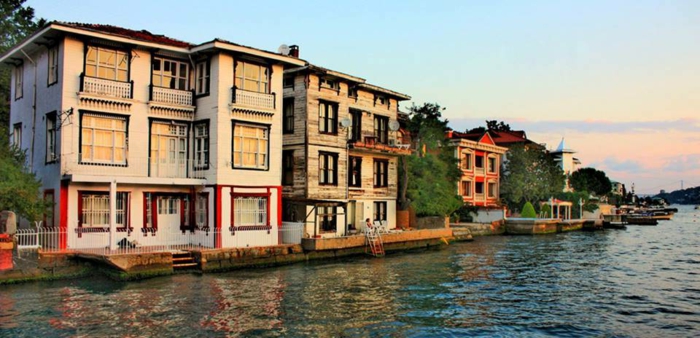 Istanbul-Sehenswürdigkeiten-Reisetipps-ÇENGELKÖY - stadtviertel-auf-dem-Bosporus