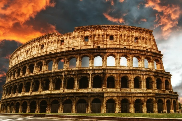 Rom-Italien-Amphitheatrum-Flavium-das-Kolosseum-berühmte-sehenswürdigkeiten-in-europa-beliebte-reiseziele-europa