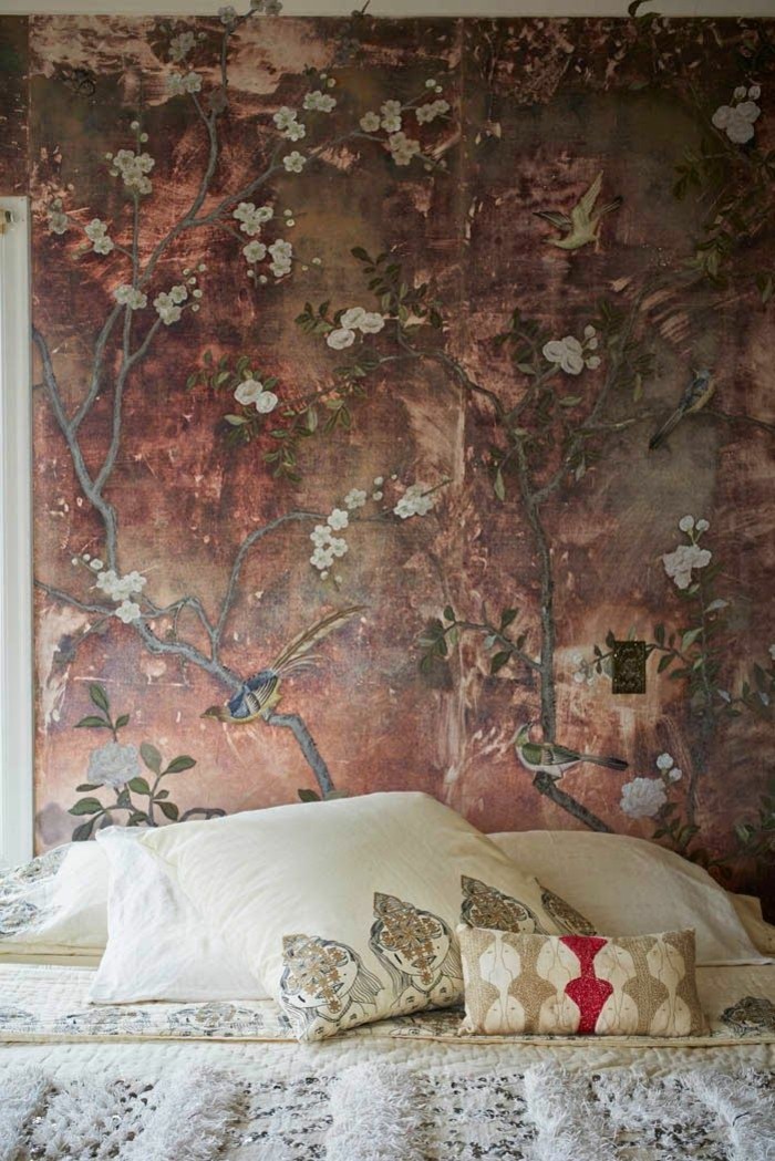 Schlafzimmer-Bettwäsche-mit-ethnischen-Motiven-außergewöhnliche-tapeten-vintage-Look