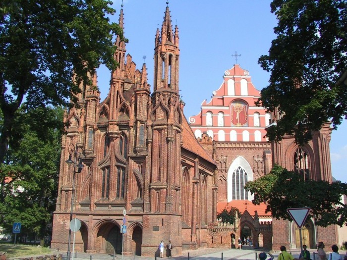 Vilnius-Litauen-St.-Francis-Kirche-sehenswürdigkeiten-in-europa-europas-schönste-städte